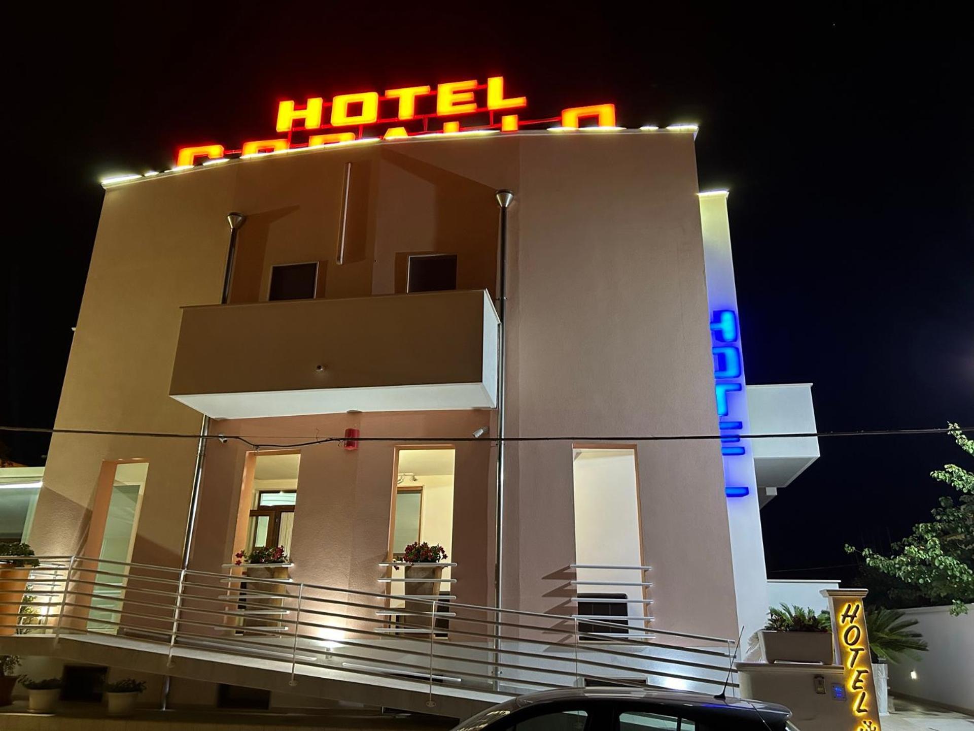 Hotel Corallo Torre Santa Sabina Exterior photo